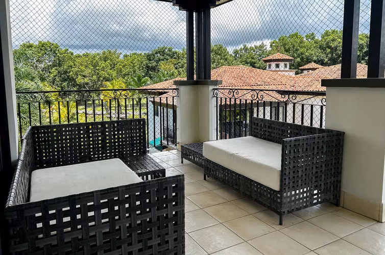 VENTA: Buenaventura | Apartamento de dos niveles con vista al golf | $745,000