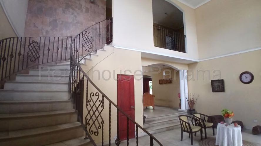 Se Alquila Casa en Villa Zaita MDV27-2679