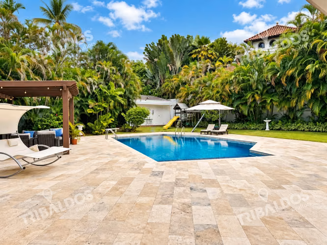Casa en Alquiler en Altos del Golf, Panamá | Ideal para Embajadas y Residencias Diplomáticas
