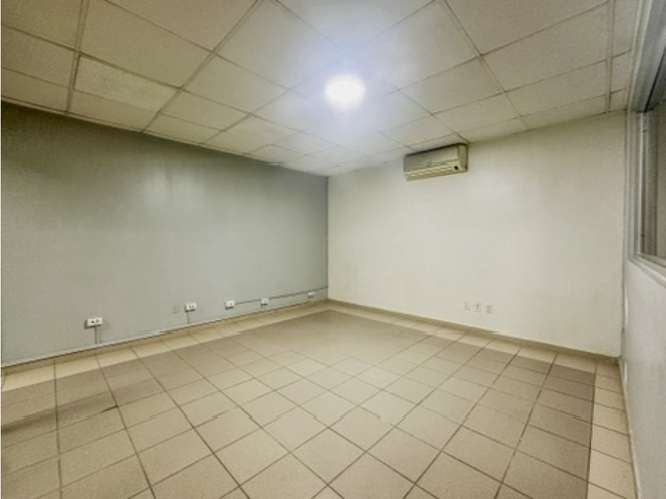 Alquiler de Local Comercial en Parque Lefevre