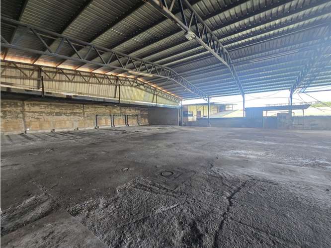 Alquilo GALERA 2900 Mts | VILLA GRECIA  | NEGOCIABLE D.D