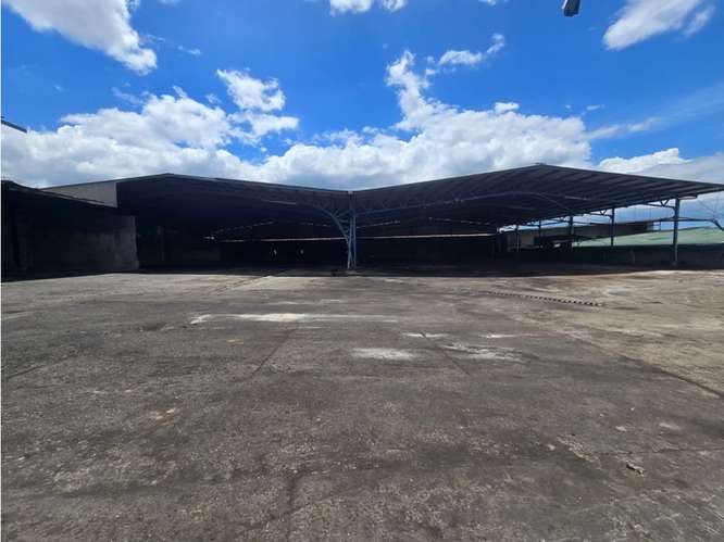 Alquilo GALERA 2900 Mts | VILLA GRECIA  | NEGOCIABLE D.D