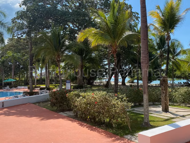 Vendo Casa de 184.85m2 en Cocle Costa blanca Vereda Las Veraneras. Golf Resort Decameron TH10