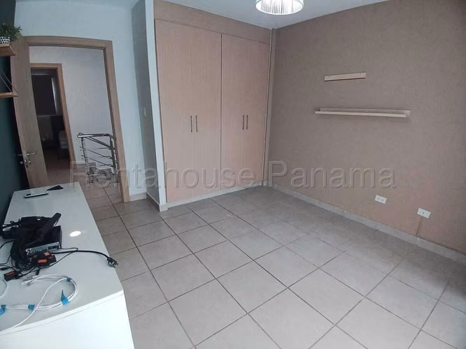 Alquiler de Casa en Brisas Del Golf Victoria KC