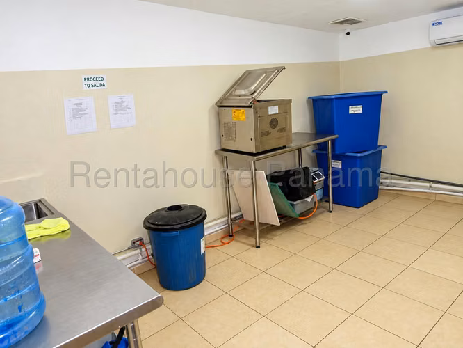 Venta de Local en Chanis Solo Cliente Directo MC - Imagen 18