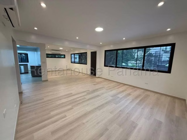 Oficina Comercial en Alquiler en Marbella JG
