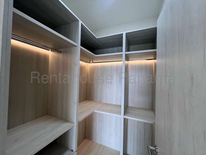 Apartamento en Alquiler Santa Maria 27LRL2113