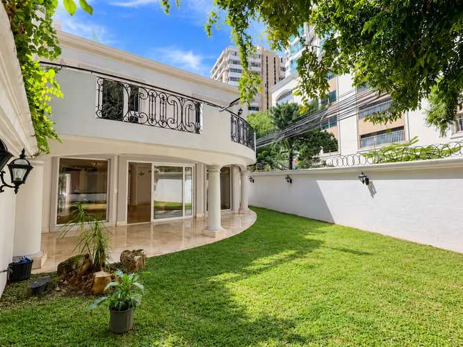 PREMIUM HOUSE FOR RENT IN MARBELLA 3 BEDROOMS 6 BATHROOMS 700 m² MLD
