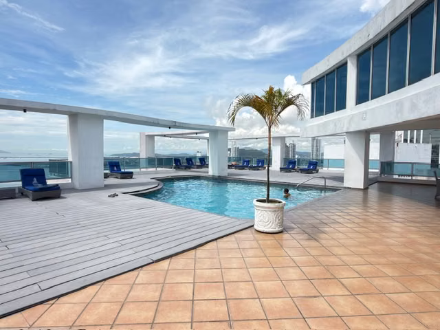 ALQUILO APARTAMENTO EN AVE, BALBOA, AMOBLADO, 2 RECAMARAS, VISTA AL MAR, 145M2.