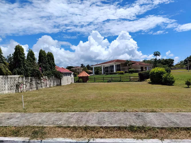 Land Ready to Build in Closed Community in New Gorgona