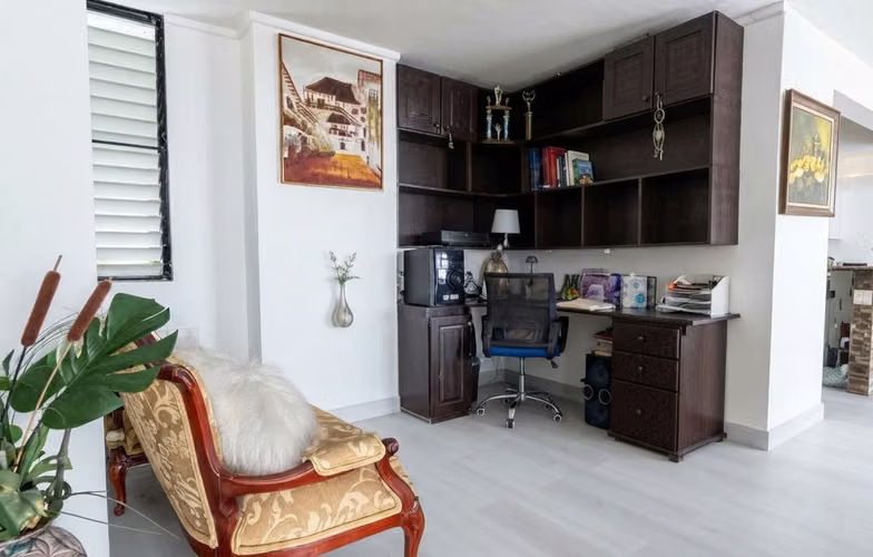 Apartamento en Punta Paitilla I con balcón y 2 parking
