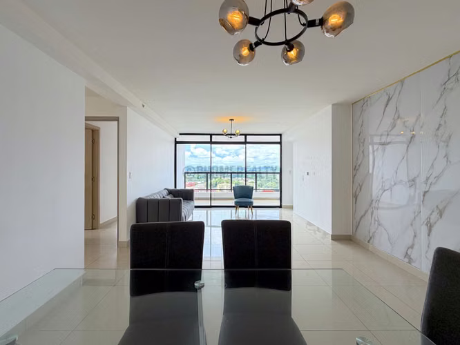 Apartamento Amoblado de 2 Recámaras en Alquiler en Bella Vista – 114 m² con Balcón y Vistas - Imagen 2