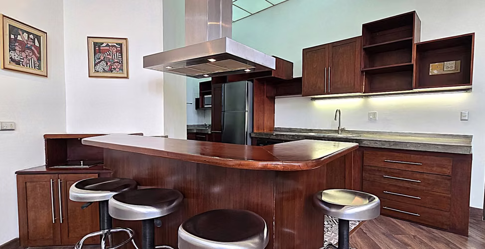 LOFT AMUEBLADO EN PRIMER PISO | 150 m² DEN | DEPÓSITO | 2 ESTACIONAMIENTOS