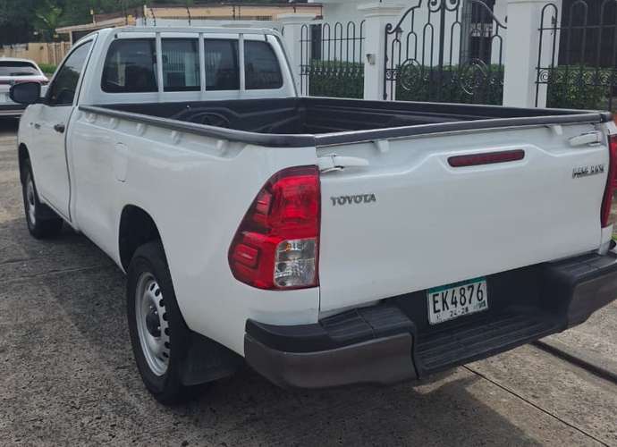  HILUX 2024  4X4 CABINA SENCILLA  EN 24,995 al CRÉDITO o CONTADO
