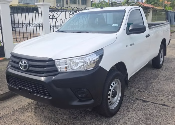  HILUX 2024  4X4 CABINA SENCILLA  EN 24,995 al CRÉDITO o CONTADO