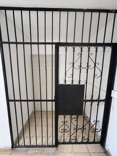 Se alquila apartamento en la via españa  - Imagen 2