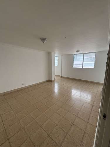 Se alquila apartamento en la via españa 