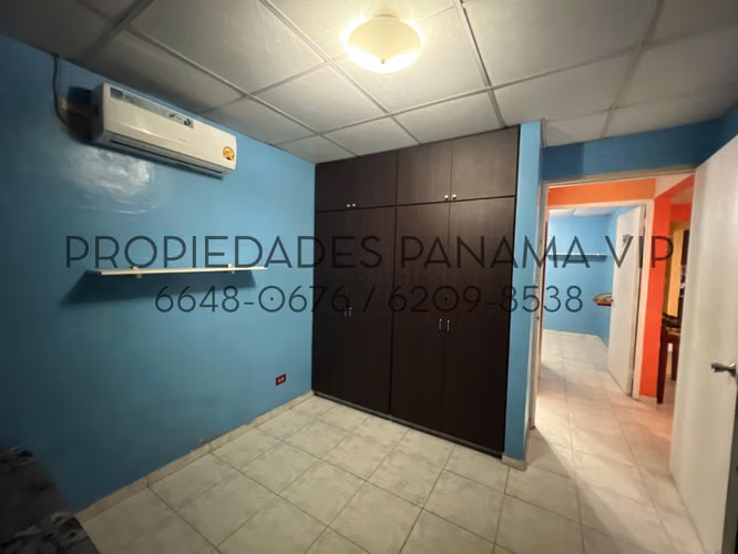 CASA para la VENTA en La Chorrera, con salida a la autopista 