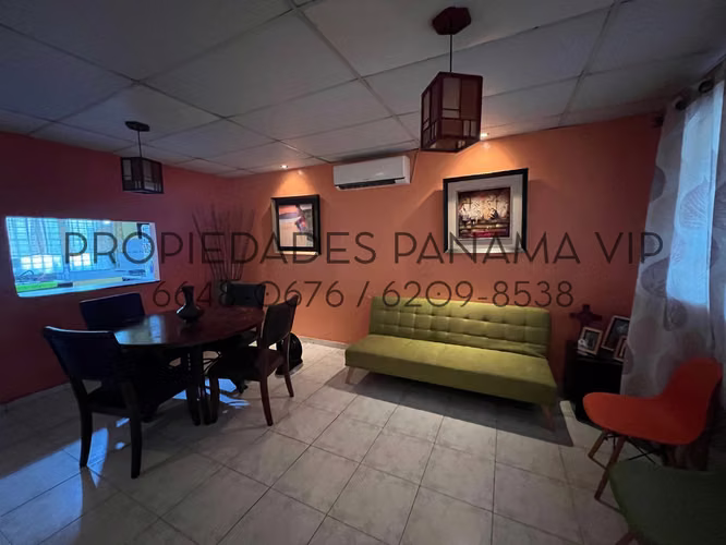 CASA para la VENTA en La Chorrera, con salida a la autopista 