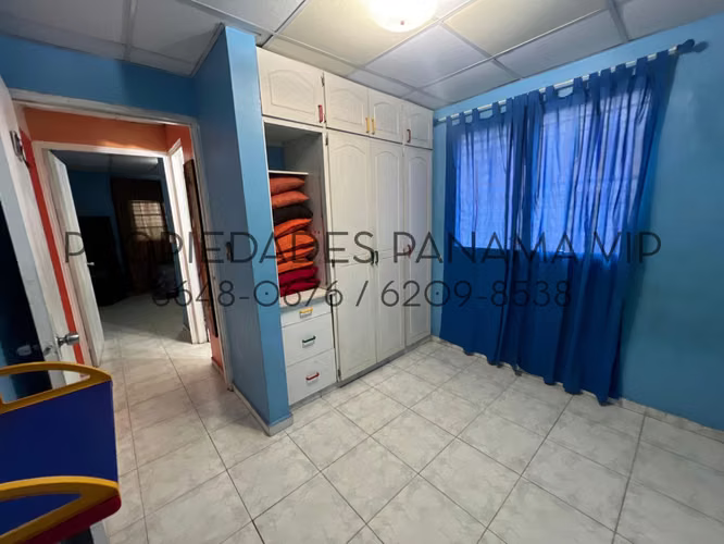 CASA para la VENTA en La Chorrera, con salida a la autopista 