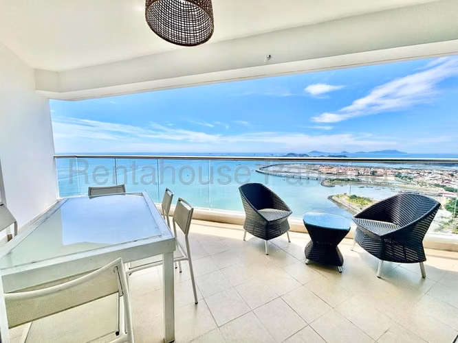 Alquiñp apartamento Avenida Balboa CR27-2651