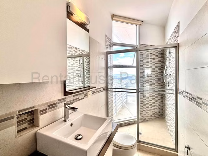 Alquiñp apartamento Avenida Balboa CR27-2651