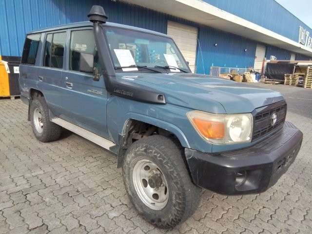 Toyota Land Cruiser Serie 70 (2014) – Motor 1HZ Diésel - Imagen 2