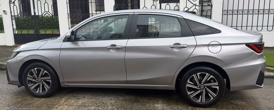 YARIS 2024 AUTOMATICO EN 16,795  al Crédito o al  Contado... - Imagen 4