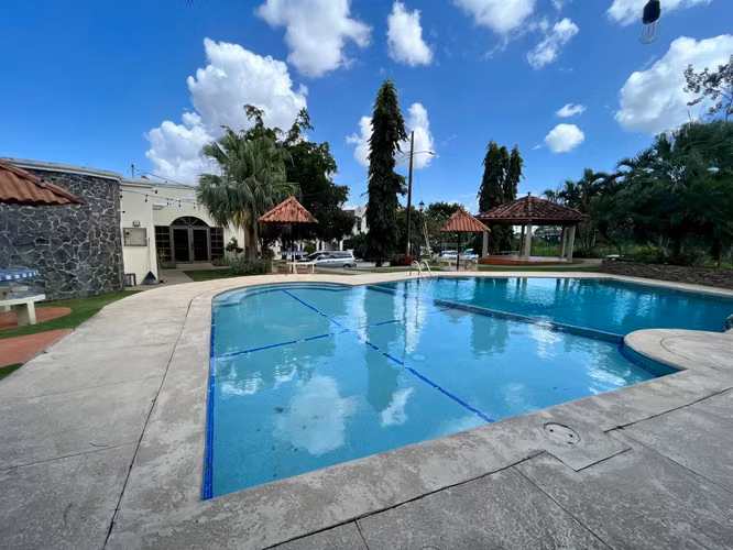 It is sold Cozy house in Res. Crown Gardens - Betania.