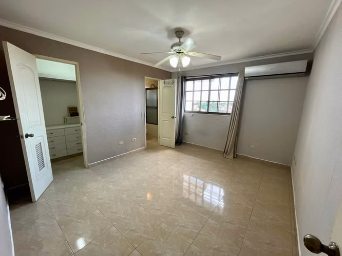 Se Vende Acogedora casa en Res. Corona Gardens - Betania. - Imagen 11