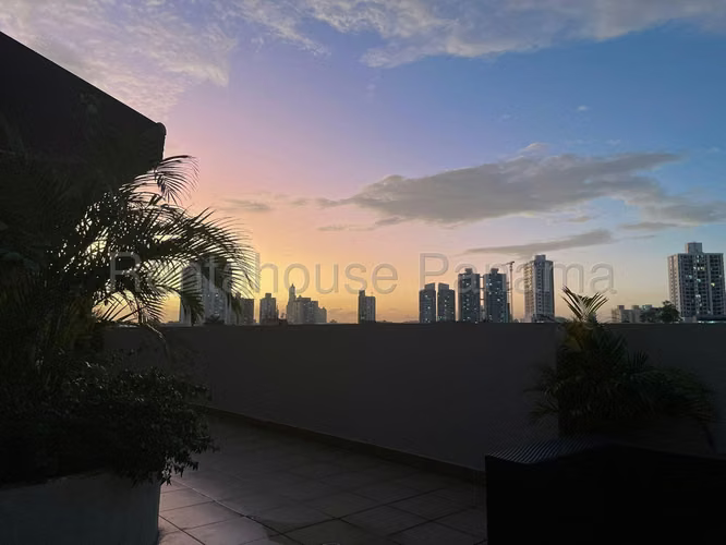 Apartamento remodelado con terraza panorámica en San Francisco MDR 27-1565 - Imagen 20