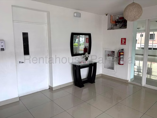 Apartamento en Venta en PH LAS HORTENCIAS 27MGO1484