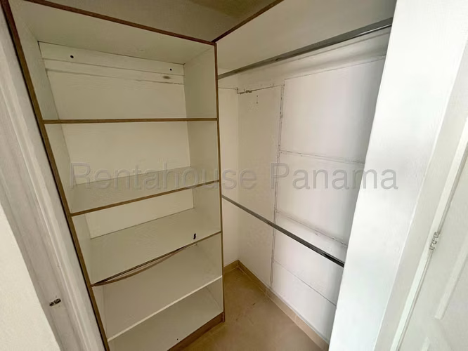 Apartamento en Venta en PH LAS HORTENCIAS 27MGO1484