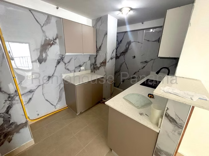 Apartamento en Venta en PH LAS HORTENCIAS 27MGO1484