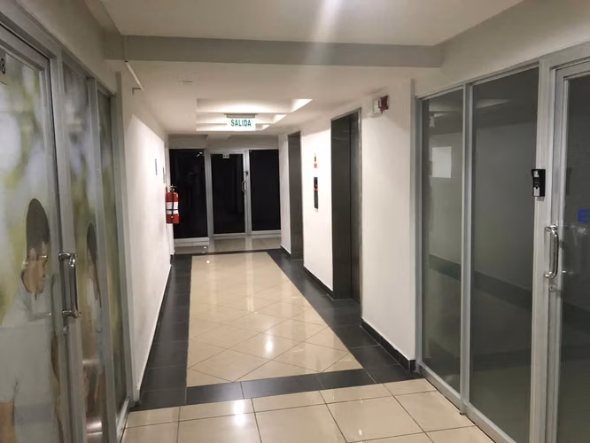 VENTA OFICINA EN EL CANGREJO - Imagen 3