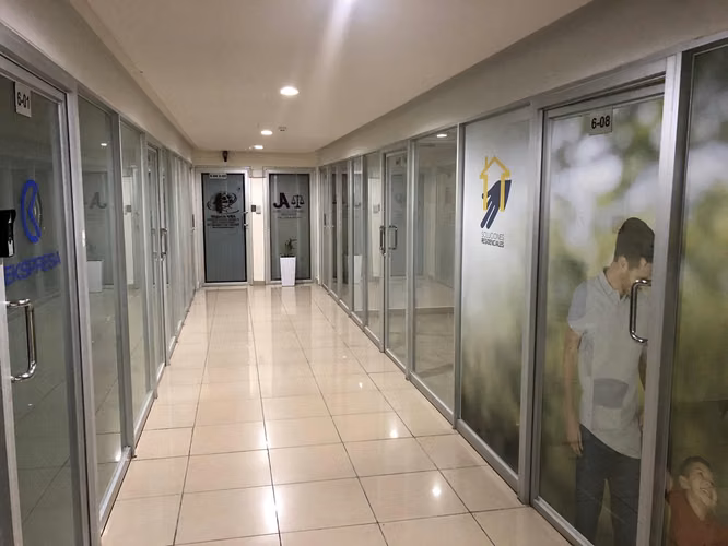VENTA OFICINA EN EL CANGREJO - Imagen 2