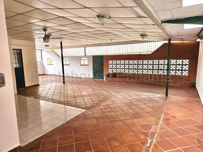 Venta de Casa Remodelada en Villa Lucre 27*2032Mfk - Imagen 4