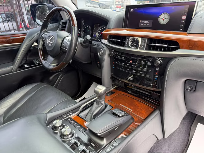 LEXUS LX - Imagen 18