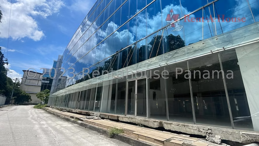 Venta de Galera  de 7 Locales un Edificio Comercial en Colon 27*1760Mfk - Imagen 15