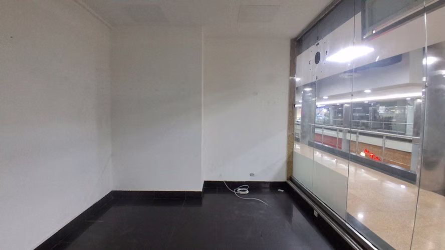 Local Dorado Mall, 30mts, 1 bano, $1000 - Imagen 3