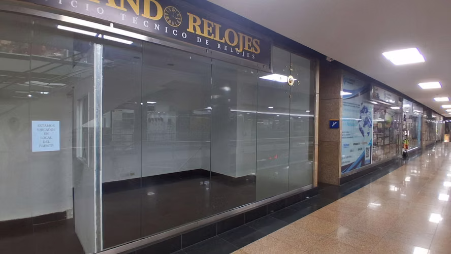 Local Dorado Mall, 30mts, 1 bano, $1000 - Imagen 4