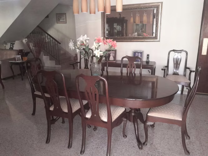 VENDO JUEGO DE COMEDOR DE CAOBA SOLIDA - Imagen 6