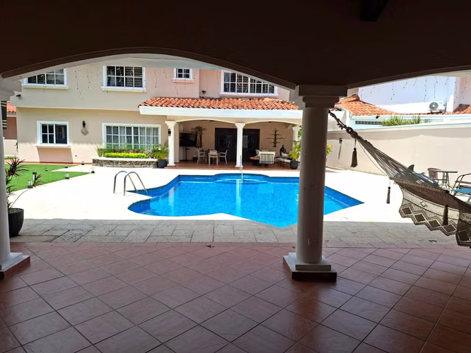 272200. Se alquila increible casa con 6 recámaras, 6.5 baños, piscina. 1.259m de terreno - Imagen 12