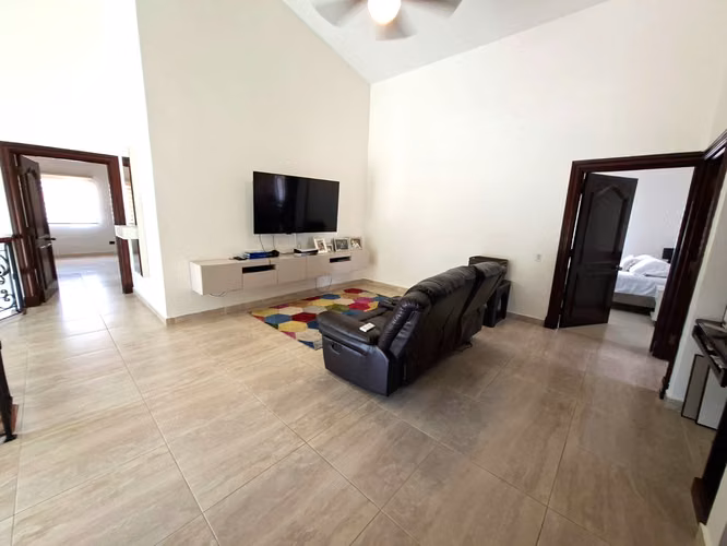 272200. Se alquila increible casa con 6 recámaras, 6.5 baños, piscina. 1.259m de terreno - Imagen 9