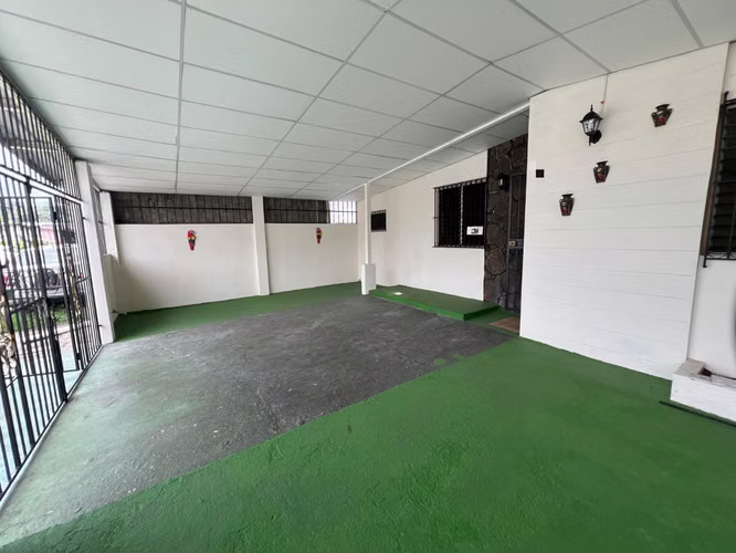 VENTA DE CASA EN VACAMONTE CERCA DEL CENTRO COMERCIAL WESTLAND MALL  - Imagen 3