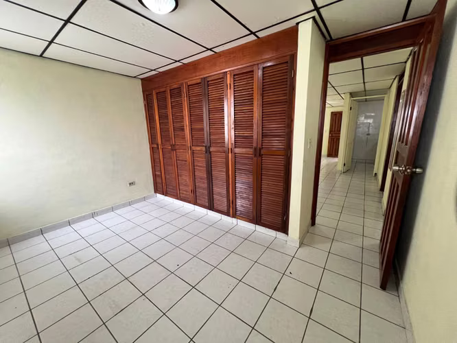VENTA DE CASA EN VACAMONTE CERCA DEL CENTRO COMERCIAL WESTLAND MALL  - Imagen 4
