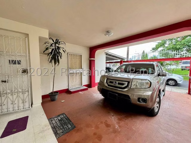 Sale of House in Chanis, Main Street 24LGG10487