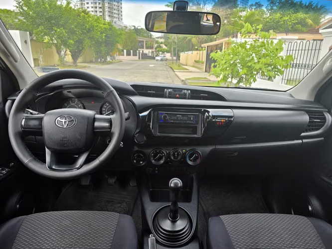HILUX 2023 4X4   EN 23,595 al CRÉDITO o al contado... - Imagen 9