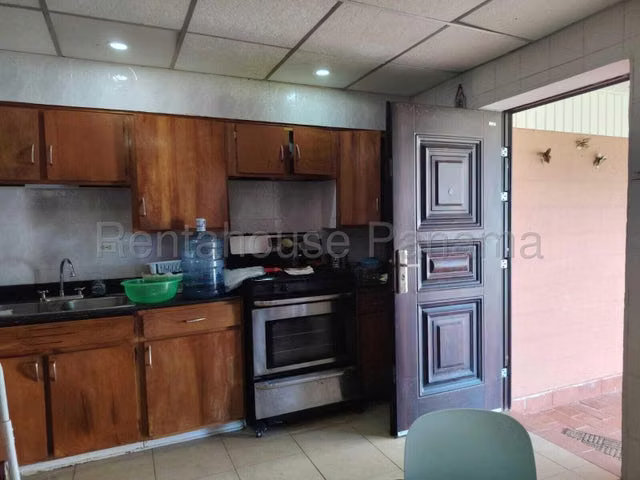Venta de casa familiar Davis, Colón - Imagen 2