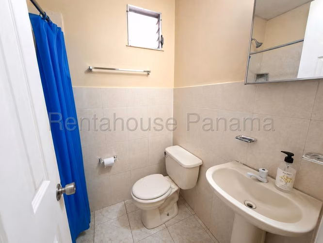 Se Alquila Casa en Tocumen DPA27-1429